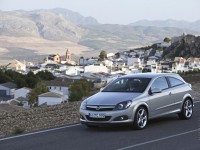 Opel Astra H GTC photo