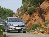 Opel Astra H GTC photo