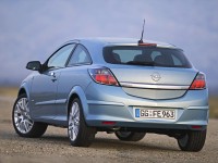 Opel Astra H GTC photo