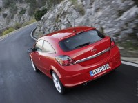 Opel Astra H GTC photo