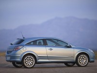 Opel Astra H GTC photo