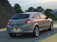 Opel Astra H GTC photo