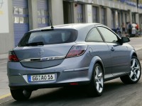 Opel Astra H GTC photo