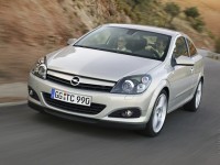 Opel Astra H GTC photo