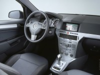 Opel Astra H GTC photo
