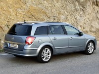 Opel Astra H photo