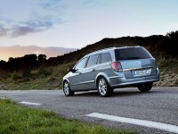 Opel Astra H photo