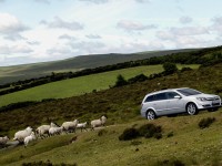 Opel Astra H photo