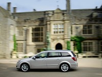 Opel Astra H photo