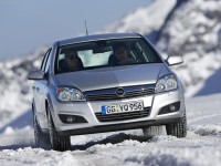 Opel Astra H photo