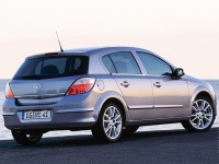 Opel Astra H photo