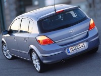 Opel Astra H photo