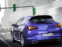 Opel Astra OPC photo